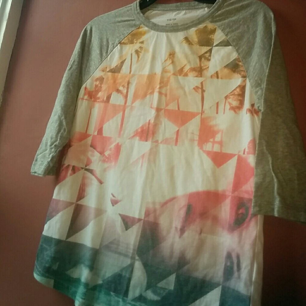 Quarter sleeve shirt